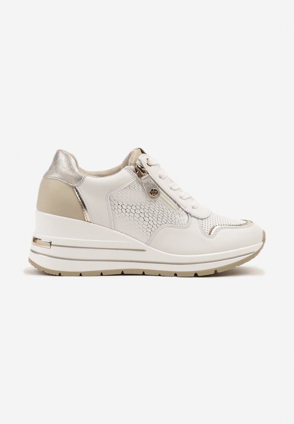 Born2be - Białe Skórzane Sneakersy na Koturnie z Metalicznymi Zdobieniami i Suwakiem Jorivis. Okazja: na co dzień. Zapięcie: zamek. Kolor: biały. Materiał: skóra. Wzór: aplikacja. Obcas: na koturnie