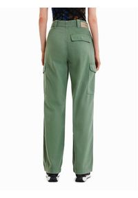 Desigual Spodnie materiałowe Sedal 23SWPN03 Zielony Regular Fit. Kolor: zielony. Materiał: bawełna, materiał