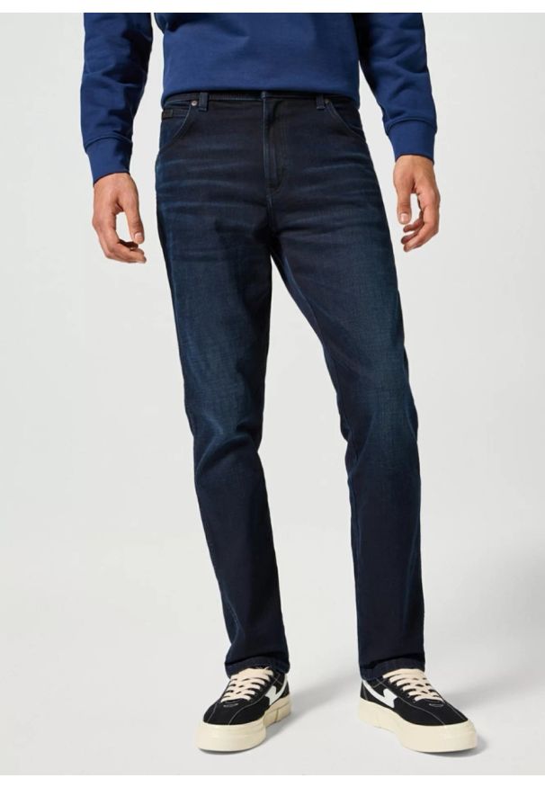 Wrangler - WRANGLER MĘSKIE SPODNIE JEANSOWE TEXAS SLIM DEEP BLUE BLACK 112355027 W12S017421