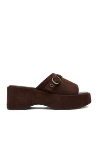 Guess Jeans Klapki CEO-HY20091-1 Brązowy. Kolor: brązowy. Materiał: materiał #1