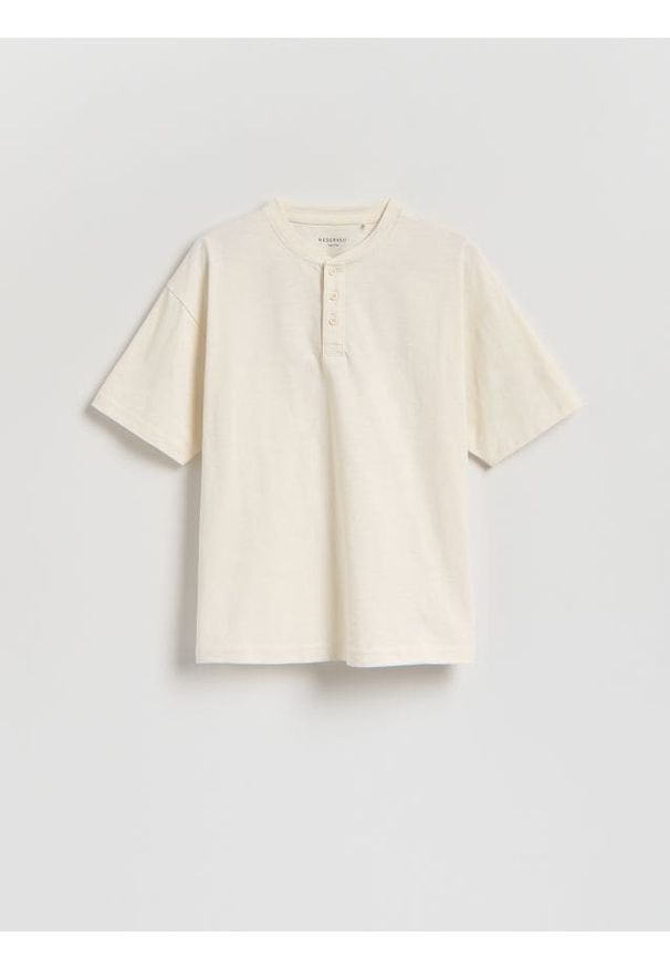 Reserved - Bawełniany t-shirt - złamana biel. Materiał: bawełna