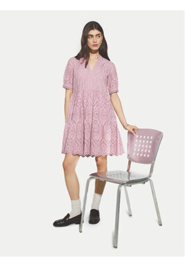 YAS Sukienka letnia Holi 26027163 Różowy Regular Fit. Kolor: różowy. Materiał: bawełna. Sezon: lato