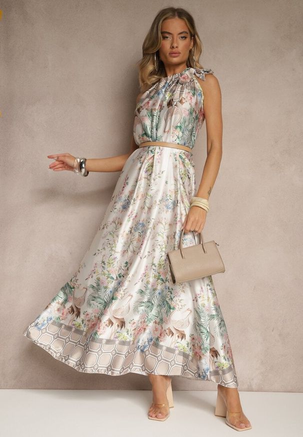 Renee - Biała Sukienka z Satyny Zdobiona Kwiatowym Wzorem i Wiązaniem Fenalesa. Kolor: biały. Materiał: satyna. Wzór: aplikacja, kwiaty. Sezon: lato