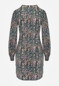 Born2be - Zielona Sukienka Mini z Guzikami i Długimi Rękawami z Mankietami Cynandia. Okazja: na co dzień. Kolor: zielony. Materiał: tkanina. Długość rękawa: długi rękaw. Typ sukienki: koszulowe, proste. Styl: casual. Długość: mini #5