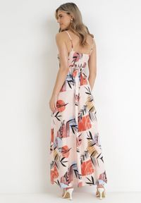 Born2be - Różowa Rozkloszowana Sukienka Maxi z Kopertowym Dekoltem Gianina. Typ kołnierza: dekolt kopertowy. Kolor: różowy. Długość rękawa: na ramiączkach. Wzór: paski. Typ sukienki: kopertowe. Długość: maxi #4