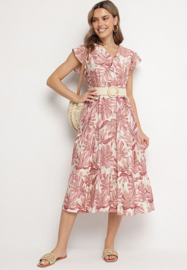 Born2be - Ciemnoróżowa Sukienka z Wiskozą o Rozkloszowanym Kroju z Falbankami w Roślinny Wzór Amoira. Okazja: na co dzień. Typ kołnierza: kołnierz z falbankami. Kolor: różowy. Materiał: wiskoza. Długość rękawa: krótki rękaw. Styl: casual, elegancki