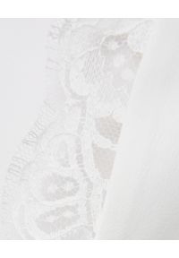 Alexander McQueen - ALEXANDER MCQUEEN - Białe spodenki z koronką. Stan: podwyższony. Kolor: biały. Materiał: koronka. Wzór: koronka. Styl: elegancki #2
