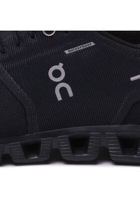 On Sneakersy Cloud 5 Waterproof 59.98842 Czarny. Kolor: czarny. Materiał: materiał