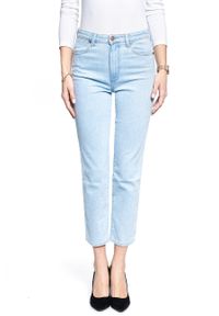 Wrangler - SPODNIE DAMSKIE WRANGLER RETRO STRAIGHT BALLAD BLUE W22AJHXA3 112127790. Styl: retro