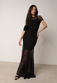 Born2be - Czarna Siateczkowa Sukienka Koktajlowa z Wiskozą na Krótki Rękaw Talogana. Okazja: na wesele, na ślub cywilny, na imprezę. Kolor: czarny. Materiał: wiskoza. Długość rękawa: krótki rękaw. Styl: wizytowy #1