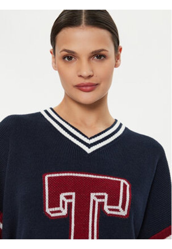 Tommy Jeans Sweter Letterman DW0DW18519 Granatowy Oversize. Kolor: niebieski. Materiał: syntetyk