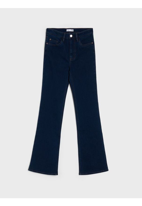 Sinsay - Jeansy flare mid waist - niebieski. Kolor: niebieski