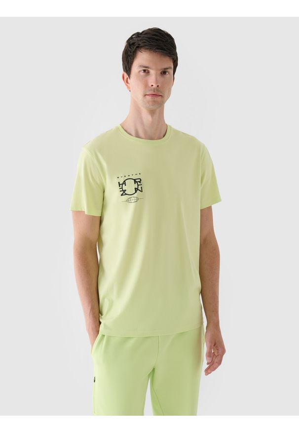 4f - 4F T-shirt regular z nadrukiem męski - zielony L. Okazja: na co dzień. Kolor: zielony. Materiał: bawełna, jersey, dzianina. Długość rękawa: krótki rękaw. Długość: krótkie. Wzór: nadruk. Styl: sportowy, klasyczny, casual