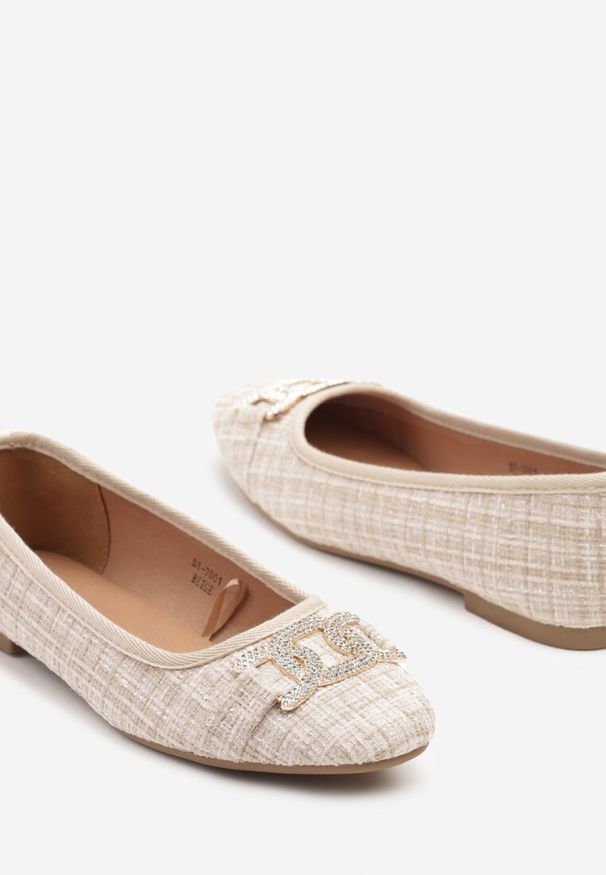 Renee - Beżowe Balerinki Tweedowe Ozdobione Cyrkoniami Nuritta. Okazja: na co dzień. Kolor: beżowy. Materiał: jeans. Wzór: aplikacja. Obcas: na obcasie. Styl: elegancki, casual. Wysokość obcasa: niski