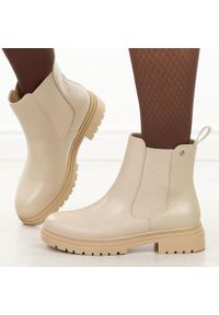 POTOCKI - Beżowe sztyblety damskie Potocki 12201. Okazja: na co dzień. Nosek buta: okrągły. Kolor: beżowy. Materiał: skóra. Szerokość cholewki: normalna. Sezon: zima, jesień. Styl: klasyczny, casual, elegancki, sportowy #1