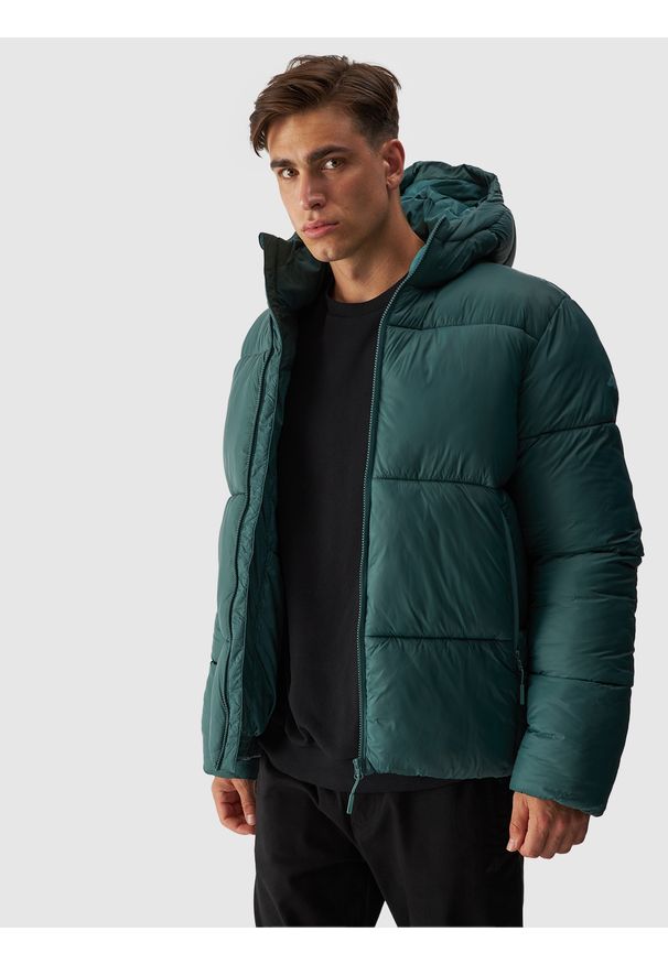 4f - 4F Kurtka puchowa z syntetycznym wypełnieniem męska - zielona XXL. Okazja: na co dzień. Typ kołnierza: kaptur. Kolor: zielony. Materiał: syntetyk, puch. Wzór: gładki. Sezon: zima. Styl: klasyczny, casual, sportowy