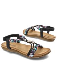 Czarne Sandały Artiker Modne Obuwie Damskie. Okazja: na spacer. Zapięcie: pasek. Kolor: czarny. Materiał: materiał. Wzór: paski, aplikacja. Sezon: lato #5