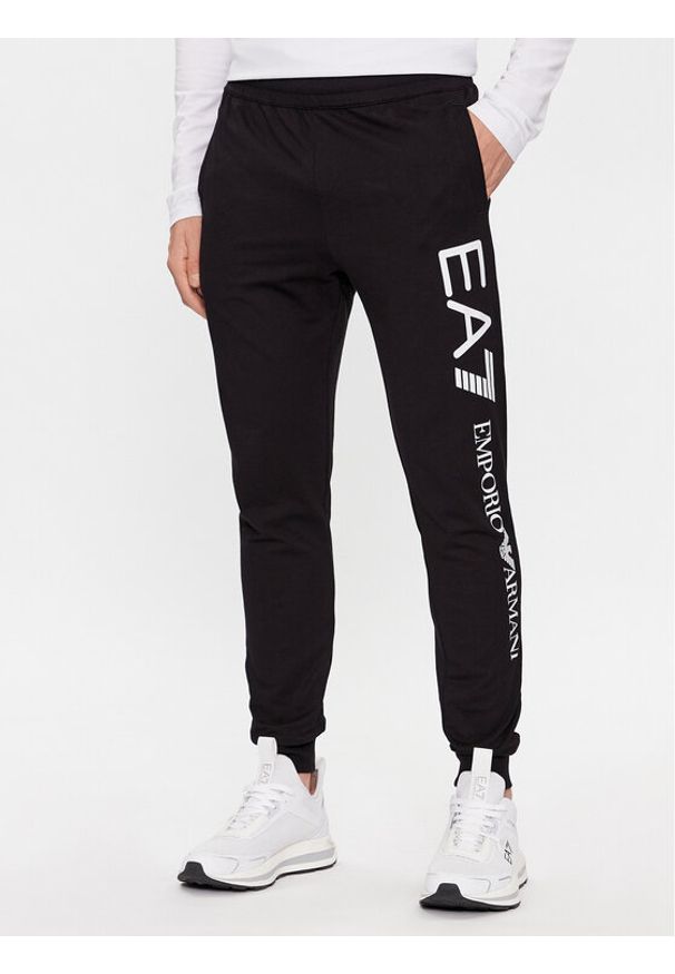 EA7 Emporio Armani Spodnie dresowe 7M000571 AF13512 MC001 Czarny Regular Fit. Kolor: czarny. Materiał: bawełna