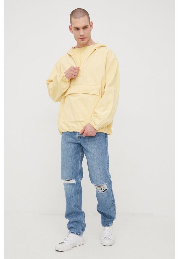 Levi's® - Levi's kurtka jeansowa bawełniana kolor żółty przejściowa oversize. Okazja: na spotkanie biznesowe. Kolor: żółty. Materiał: bawełna, jeans. Długość: krótkie. Styl: biznesowy