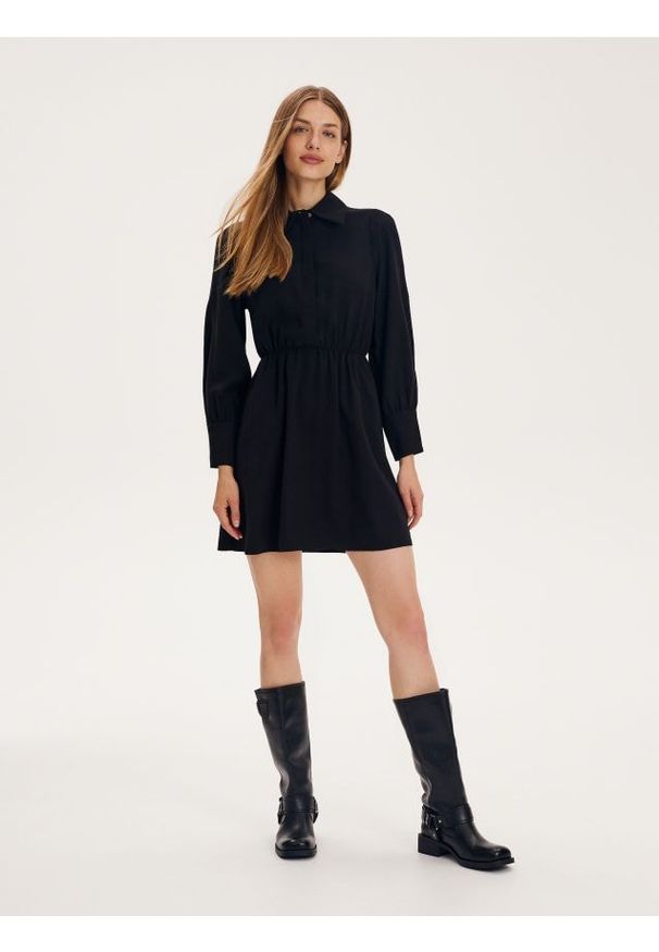 Reserved - Sukienka mini - czarny. Kolor: czarny. Materiał: tkanina, wiskoza. Typ sukienki: koszulowe. Długość: mini
