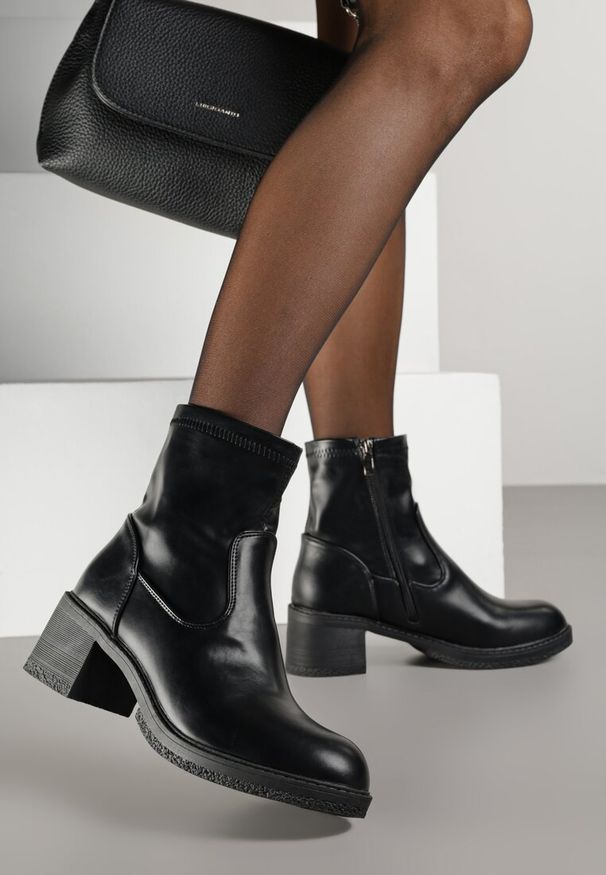 Born2be - Czarne Przylegające Botki Vices do Kostki na Klockowym Obcasie Alevitta. Okazja: na co dzień, na spotkanie biznesowe, do pracy. Kolor: czarny. Materiał: jeans. Obcas: na obcasie. Styl: biznesowy, casual, elegancki. Wysokość obcasa: średni