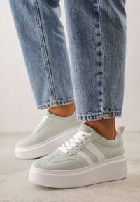 Renee - Zielone Sneakersy Typu Kultowe Tenisówki na Platformie Redoreve. Kolor: zielony. Materiał: skóra, jeans. Obcas: na platformie #1