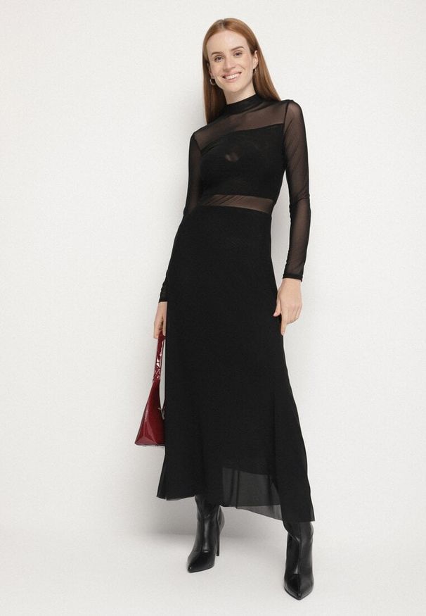 Born2be - Czarna Siateczkowa Sukienka Rozkloszowana Longsleeve z Domieszką Wiskozy Eprela. Okazja: na randkę. Kolor: czarny. Materiał: wiskoza. Długość rękawa: długi rękaw. Typ sukienki: rozkloszowane. Styl: klasyczny