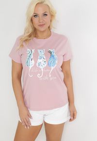 Born2be - Różowy Bawełniany T-shirt z Nadrukiem w Koty Ashanta. Kolor: różowy. Materiał: bawełna. Wzór: nadruk. Styl: klasyczny