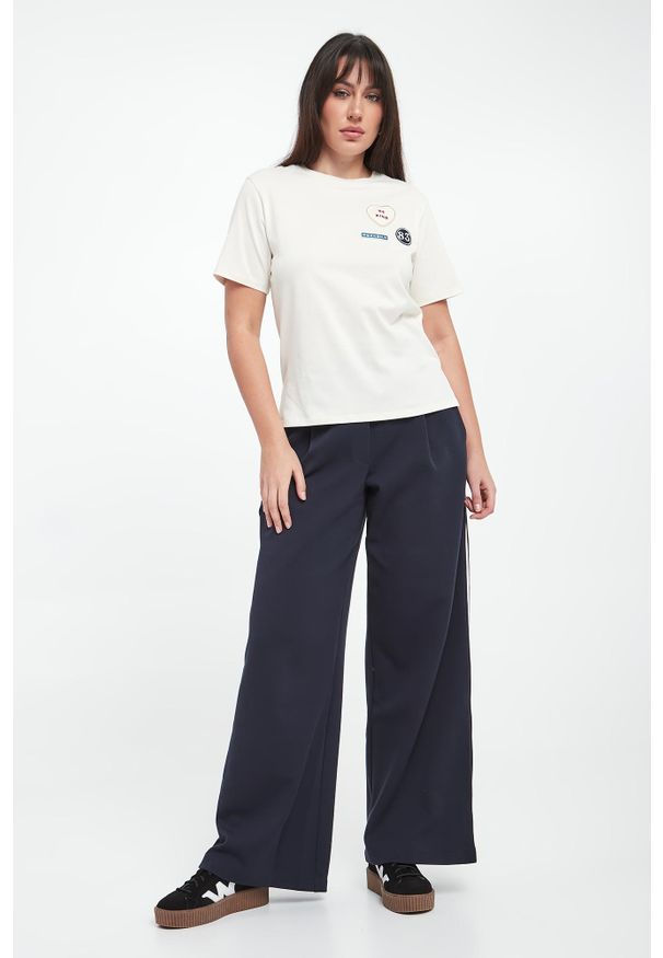 Weekend Max Mara - T-shirt damski West z naszywkami WEEKEND MAX MARA. Wzór: aplikacja