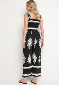 Born2be - Czarny Wiskozowy Kombinezon na Ramiączkach z Szeroką Nogawką Sonavirea. Okazja: na spacer, na co dzień. Kolor: czarny. Materiał: wiskoza. Długość rękawa: na ramiączkach. Długość: długie. Wzór: aplikacja. Styl: casual, klasyczny #4