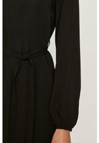 Vero Moda - Sukienka. Kolor: czarny. Materiał: tkanina. Długość rękawa: długi rękaw. Typ sukienki: rozkloszowane #4