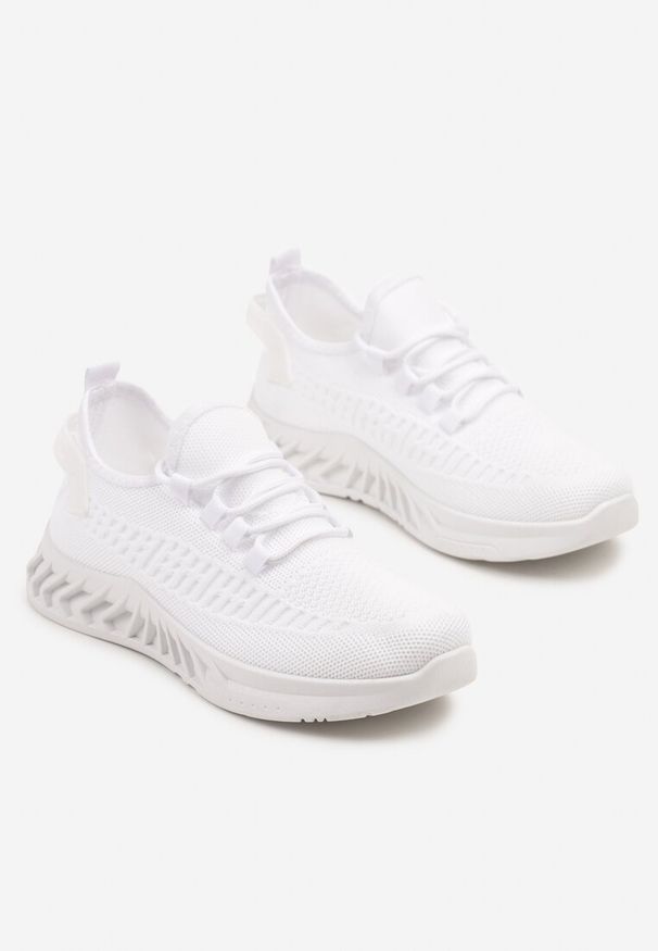 Renee - Białe Siateczkowe Buty Sportowe Sneakersy na Podeszwie z Tłoczeniami Finloti. Okazja: na co dzień. Kolor: biały. Materiał: jeans. Wzór: aplikacja