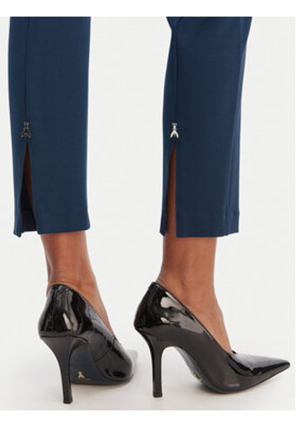 Patrizia Pepe Spodnie materiałowe 8P082/ A715 Niebieski Slim Fit. Kolor: niebieski. Materiał: wiskoza