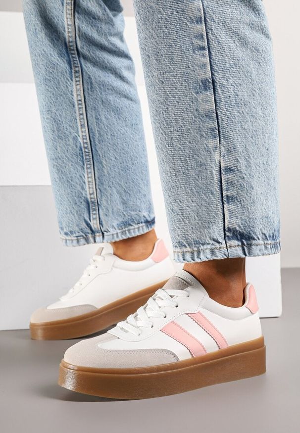 Renee - Biało-Różowe Sneakersy na Kauczukowej Podeszwie Ozdobione Paskami Nilimea. Okazja: na co dzień. Zapięcie: pasek. Kolor: biały. Materiał: kauczuk. Wzór: aplikacja