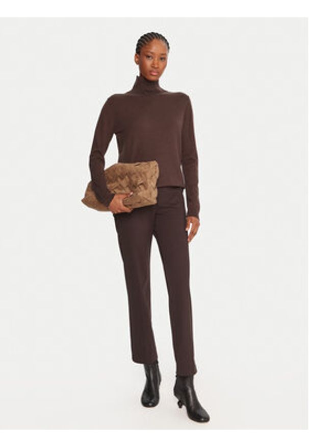 Weekend Max Mara Golf Kiku 2525366012 Brązowy Regular Fit. Typ kołnierza: golf. Kolor: brązowy. Materiał: jedwab