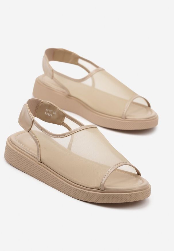 Born2be - Ciemnobeżowe Sandały z Ozdobnym Paskiem na Pięcie Avelmoi. Okazja: na co dzień, na spacer. Zapięcie: pasek. Kolor: beżowy. Sezon: lato. Obcas: na obcasie. Styl: casual. Wysokość obcasa: średni
