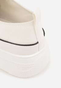 Renee - Białe Trampki VICES na Platformie z Ozdobnym Paskiem Wokół Podeszwy Rionira. Zapięcie: pasek. Kolor: biały. Materiał: koronka. Obcas: na platformie. Styl: klasyczny #8