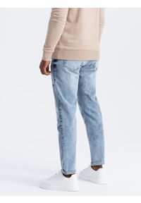 Ombre Clothing - Jeansowe spodnie męskie TAPERED FIT z przeszyciami i podwiniętymi nogawkami – błękitne V1. Okazja: na co dzień. Kolor: niebieski. Materiał: jeans. Wzór: aplikacja. Styl: casual, elegancki #5