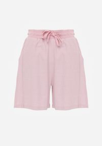 Born2be - Różowe Bawełniane Szorty Dresowe w Drobne Paseczki Wiązane na Sznurki Loregune. Okazja: na co dzień, do domu. Kolor: różowy. Materiał: dresówka, bawełna. Długość: krótkie. Wzór: gładki. Styl: elegancki, casual, klasyczny #2