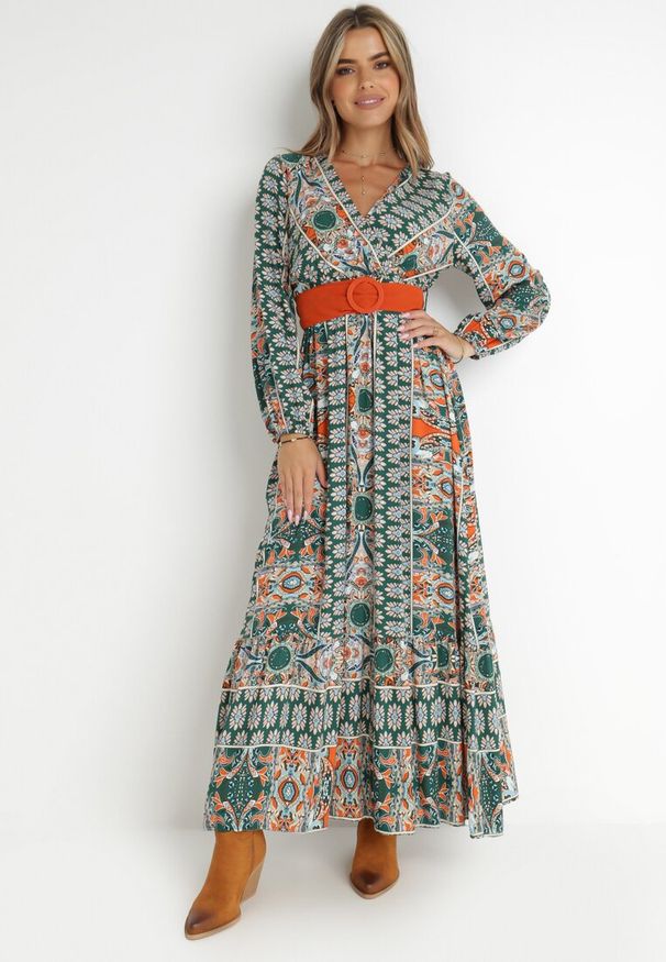 Born2be - Zielona Sukienka Rozkloszowana z Paskiem Nazene. Kolor: zielony. Materiał: materiał, tkanina. Wzór: kwiaty. Typ sukienki: rozkloszowane, kopertowe. Styl: retro, boho. Długość: maxi