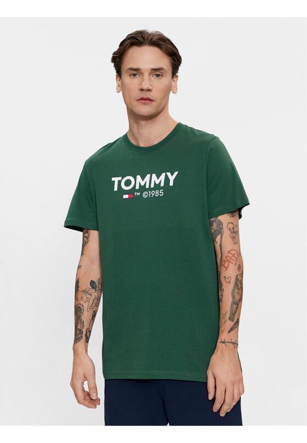 Tommy Jeans T-Shirt Essential DM0DM18264 Zielony Slim Fit. Kolor: zielony. Materiał: bawełna