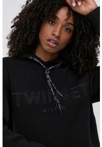 TwinSet - Twinset Bluza damska kolor czarny z kapturem z aplikacją. Typ kołnierza: kaptur. Kolor: czarny. Długość rękawa: długi rękaw. Długość: długie. Wzór: aplikacja