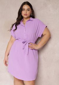 Renee - Fioletowa Sukienka Koszulowa Wiązana w Pasie z Krótkimi Rękawami Wellwood. Kolekcja: plus size. Kolor: fioletowy. Materiał: tkanina. Długość rękawa: krótki rękaw. Wzór: gładki. Sezon: wiosna, lato. Typ sukienki: koszulowe. Długość: mini