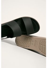 Crocs - Sandały. Kolor: czarny. Materiał: materiał, guma. Wzór: gładki. Obcas: na platformie #2