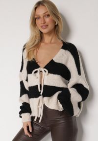 Born2be - Czarny Wiązany Kardigan Oversize w Paski z Dodatkiem Wełny i Wiskozy Retire. Kolor: czarny. Materiał: wełna, wiskoza. Wzór: paski #3