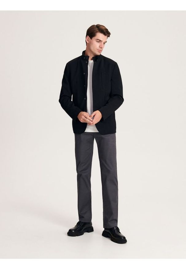 Reserved - Spodnie chino regular - ciemnoszary. Kolor: szary. Materiał: bawełna, tkanina. Wzór: gładki
