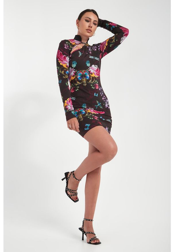 Versace Jeans Couture - Sukienka mini we wzór VERSACE JEANS COUTURE. Długość: mini