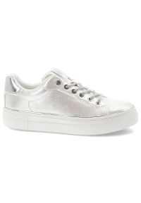 Srebrne Sneakersy Tamaris Modne Obuwie Damskie. Okazja: na co dzień. Zapięcie: sznurówki. Kolor: srebrny. Materiał: skóra. Szerokość cholewki: normalna. Styl: sportowy, klasyczny, casual #7