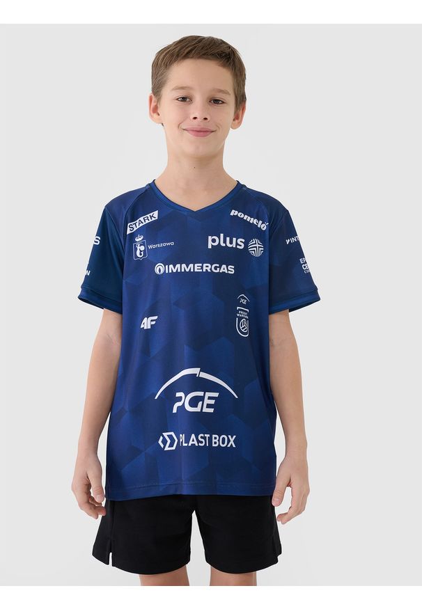 4f - 4F Koszulka meczowa replika wyjazdowa z sezonu 2024/25 dziecięca 4F x PGE Projekt Warszawa - multikolor 134/140 (8-10 lat). Typ kołnierza: dekolt w serek. Kolor: wielokolorowy. Materiał: dzianina, włókno, materiał, syntetyk. Wzór: gładki, ze splotem. Sezon: lato. Styl: klasyczny, sportowy