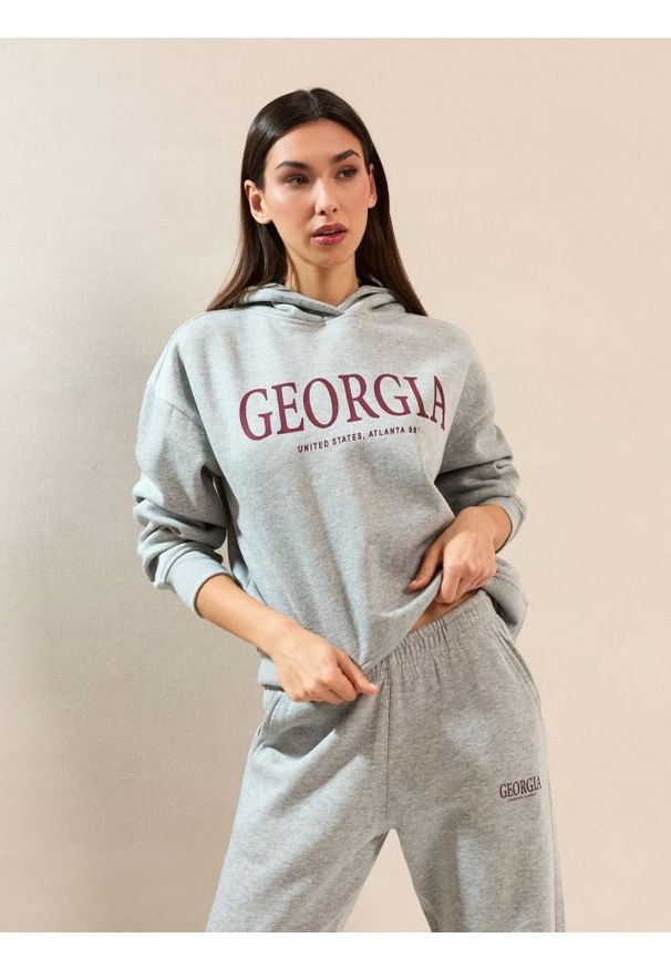 Sinsay - Bluza hoodie z napisem Georgia - szary. Kolor: szary. Wzór: napisy
